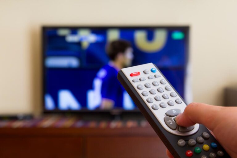 Smart TVs And Picture-In-Picture (Explained For Beginners)
